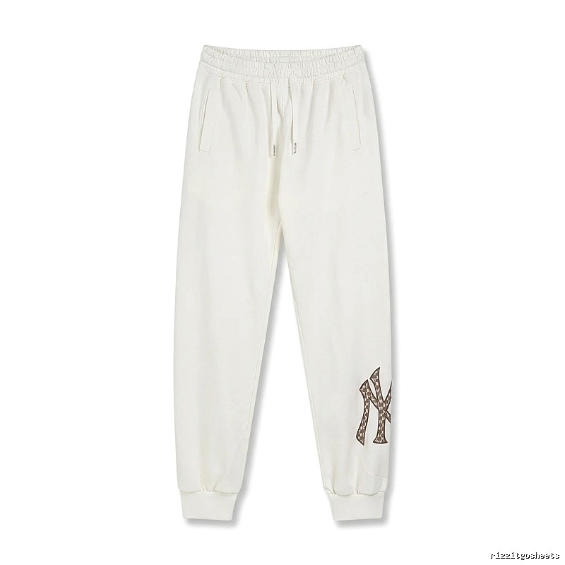 Fashionable white sweatpants of the MLB New York Yankees