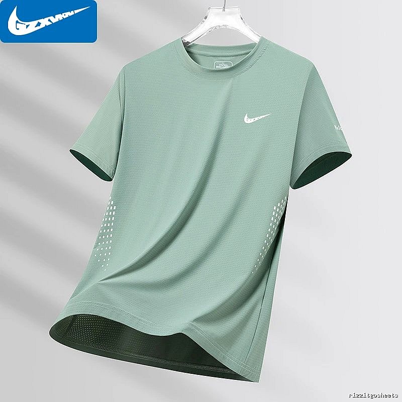 Nike Summer Athletic T-shirt Lightweight Short Sleeve with Bold Graphic