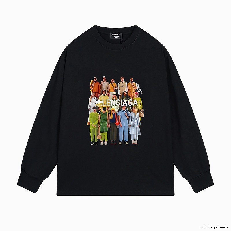 Parisian family portrait printed black sweatshirt