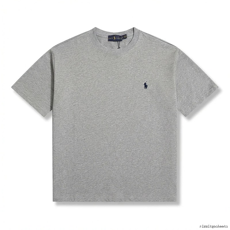 Ralph Lauren's classic and simple style gray T-shirt.