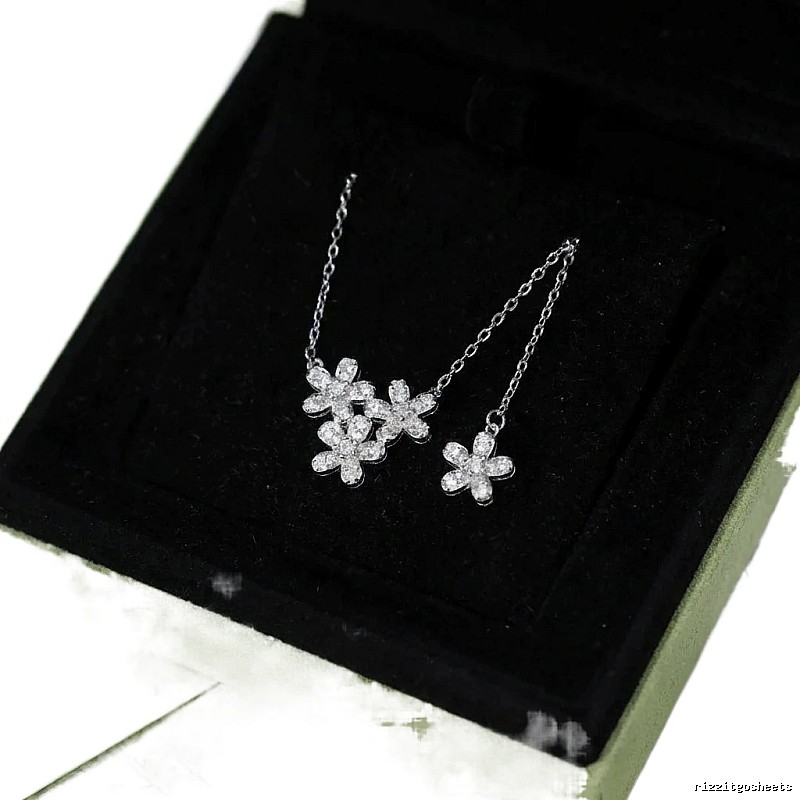 Van Cleef & Arpels Flower Wind Silver Necklace